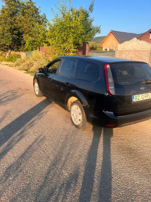 Masina ford focus dezmembrez