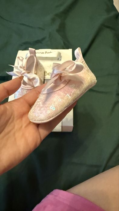 Balerini Anne Bebe paiete roz cu funda saten 3-6 luni