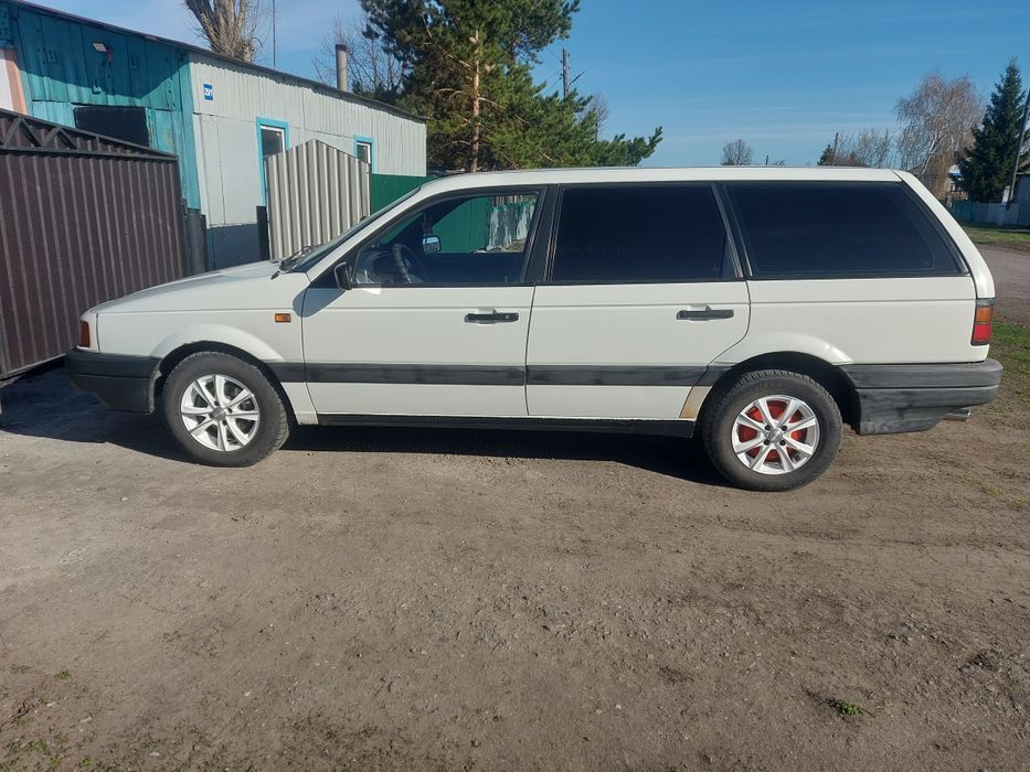 Продам пассат б3 1.8 моно гур