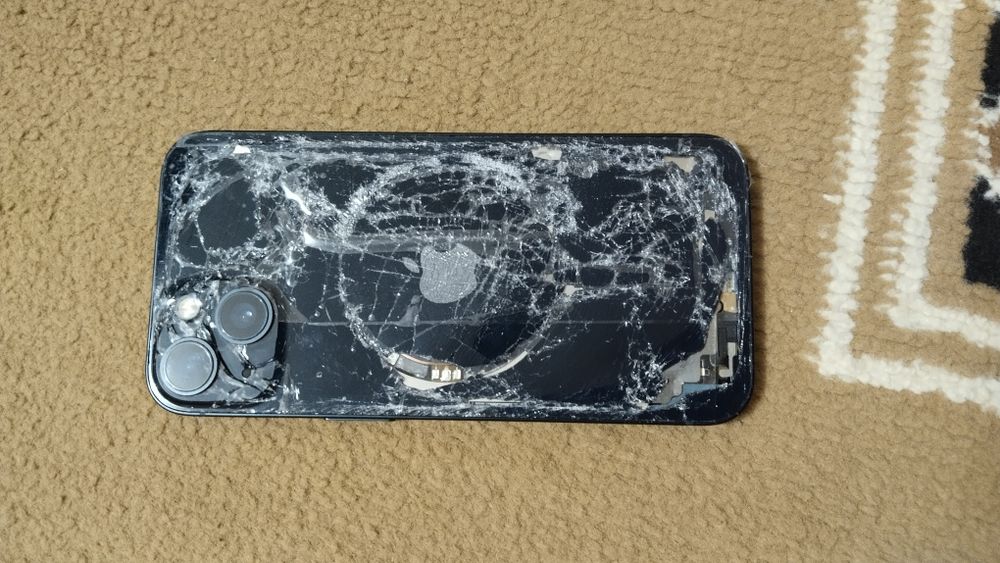 iPhone 13 На запчасти.