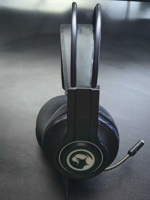 Căști gaming Marvo Scorpion cu iluminare RGB și microfon