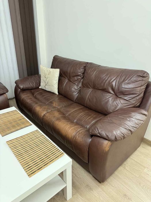 Кожен диван с кресло + ПОДАРЪК картина