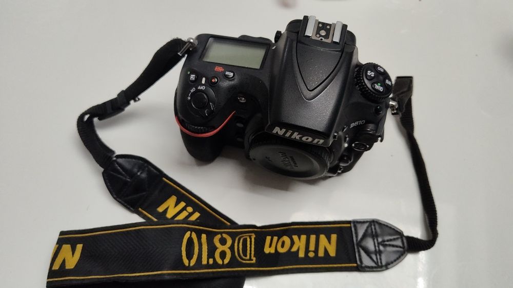 Vând Nikon D810 body
