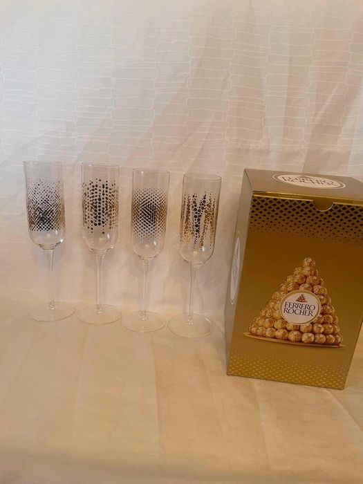 Pahare cu picior cu model aur ideale pentru nunta