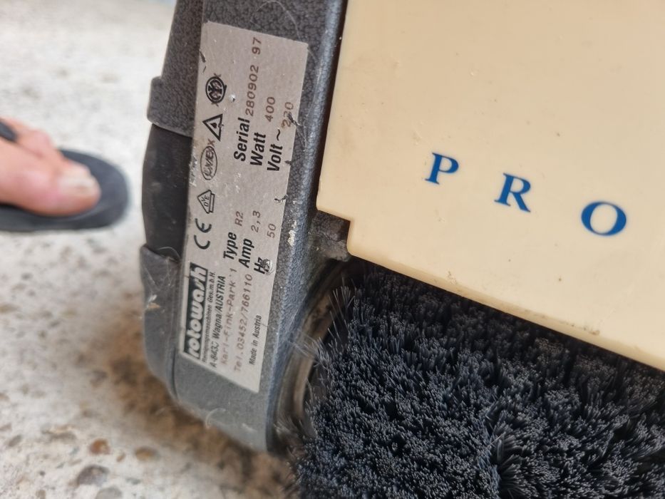 Masina de curatat mochetă,gresie pavele Rotowash R3/R2