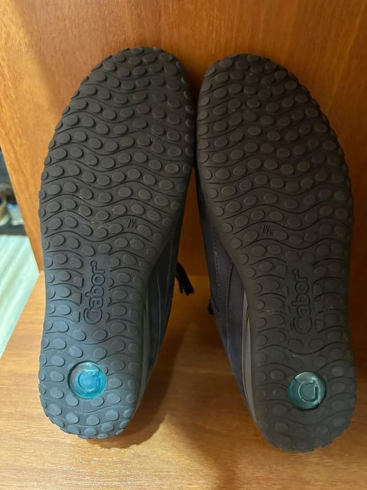 Продам кроссовки