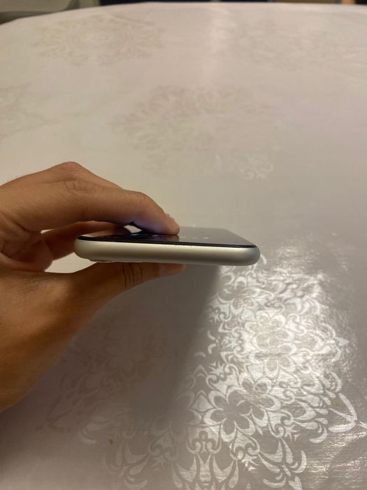 Айфон 11 не про, про мах