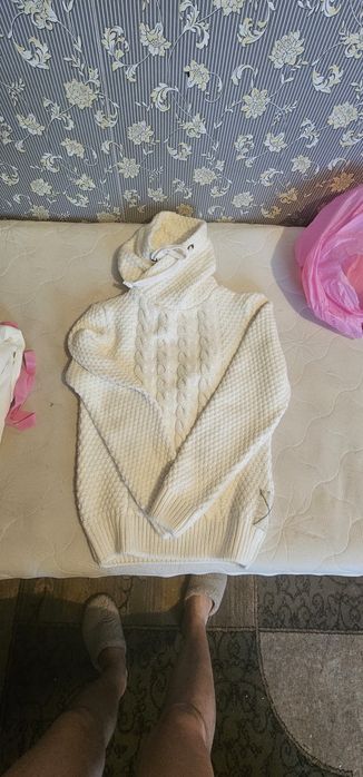 Продам кофту, свитер