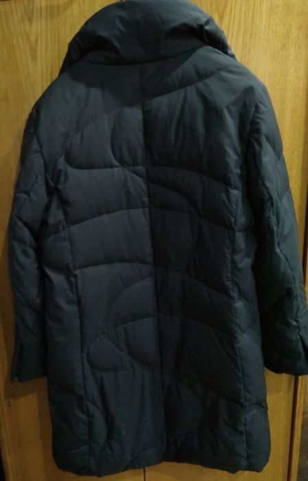 Черна шуба със средна дължина и висока яка,L/XL