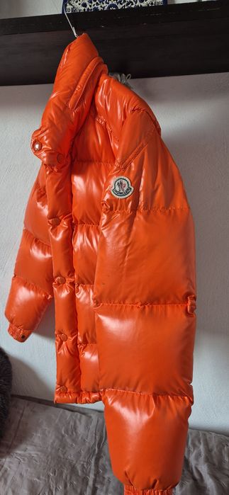 Vând geaca moncler