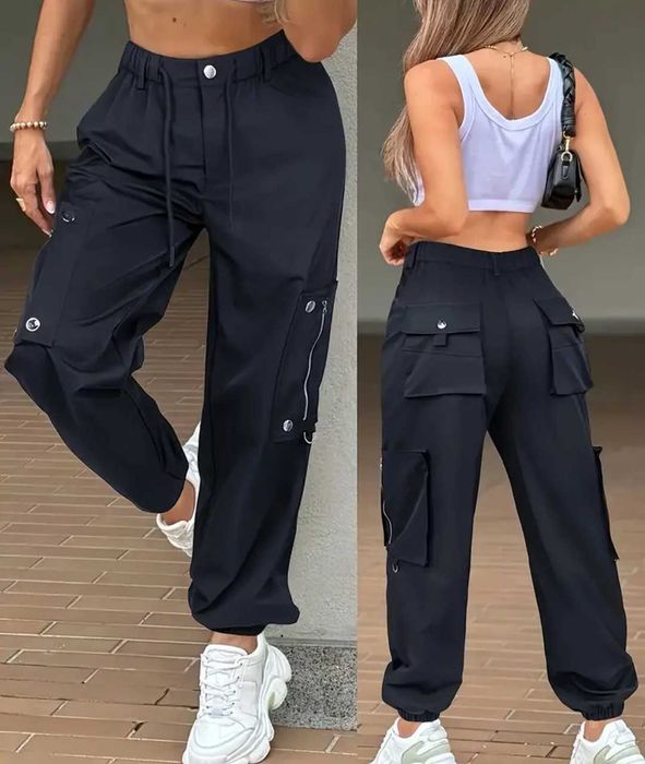 Спортен черен карго панталон с джобове