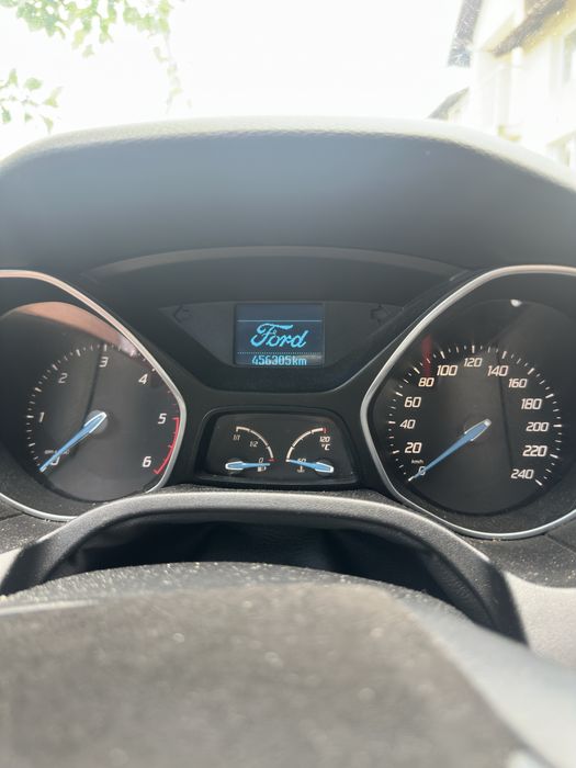 FORD Focus 2011 — imagine 4