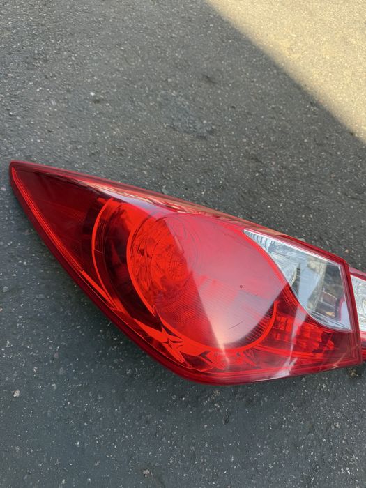 Задний левая фонарь на Hyundai Sonata