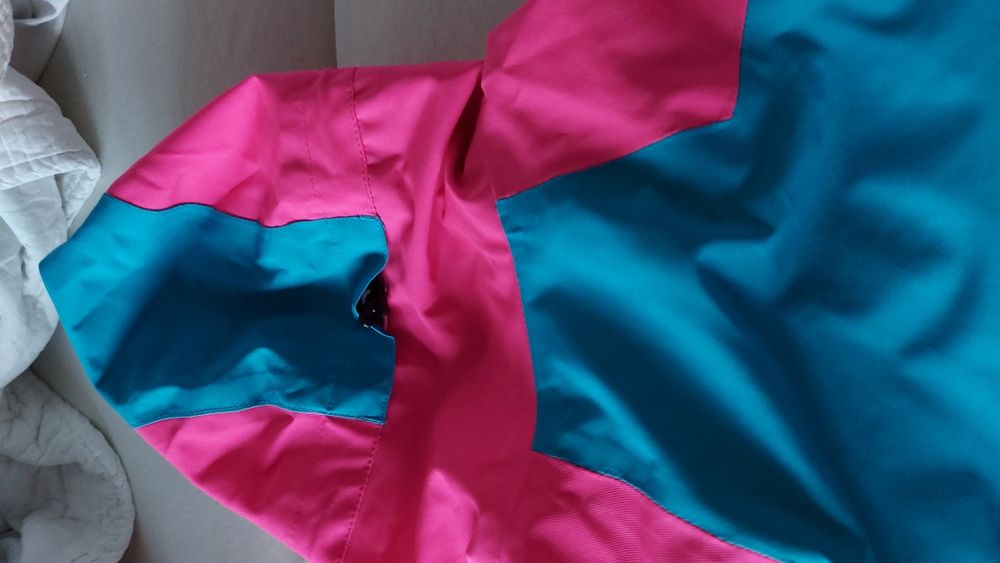 Geacă impermeabilă de ploaie