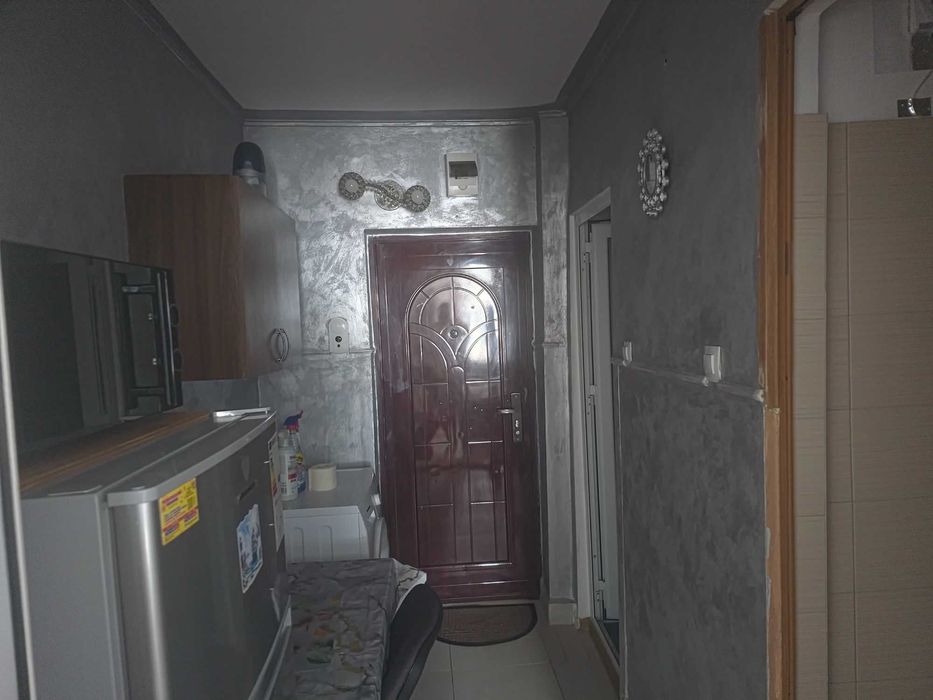 Proprietar inchiriez garsoniera zona excelenta linga Tribunal,et.1 recent renovata,CT