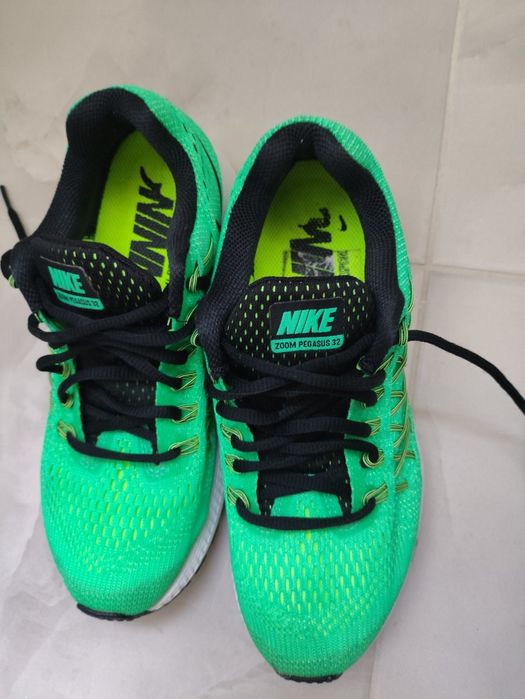 Дамски маратонки Nike