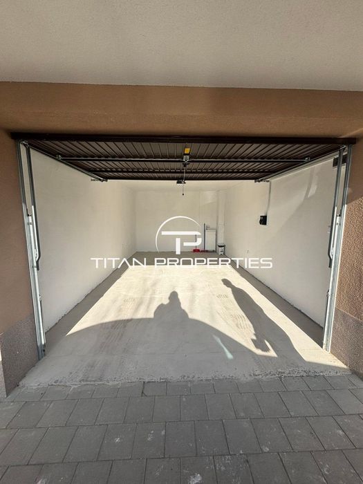 Гараж с ел. врата, под наем кв. Мадика