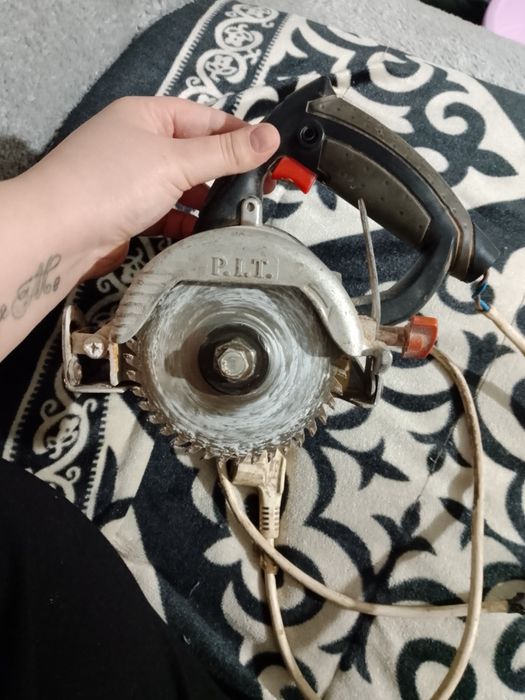 Продам    Пчёлку