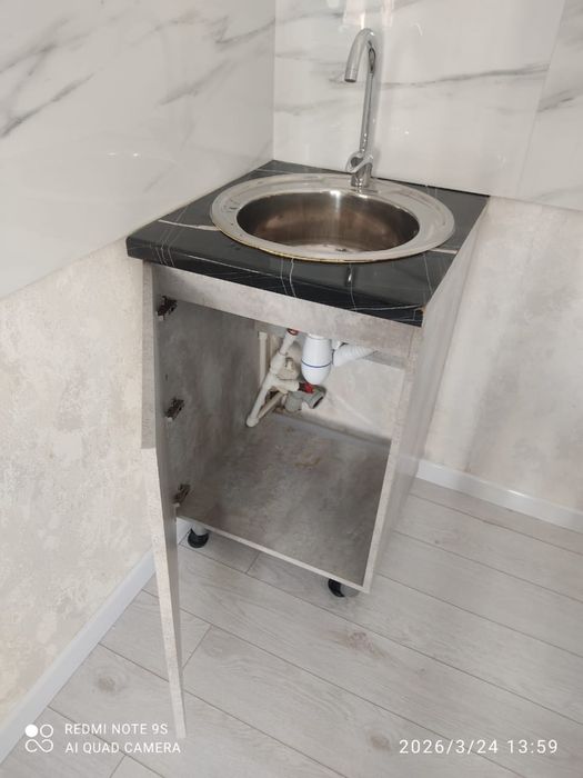 Продам шкаф с раковиной