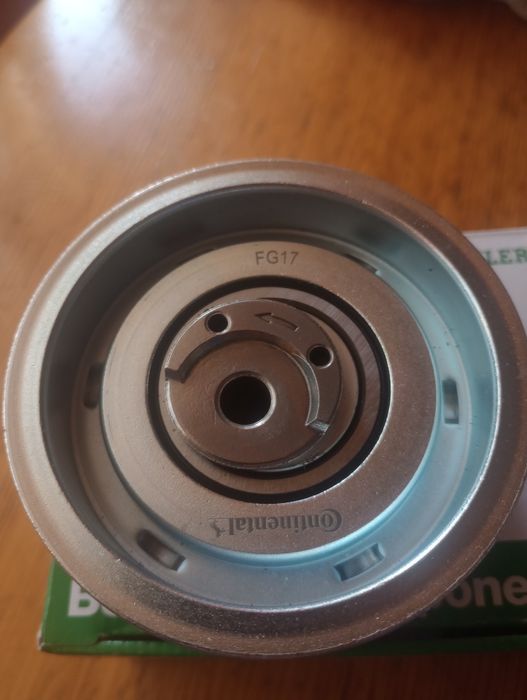 Обтяжна ролка ангренажен ремък Continental