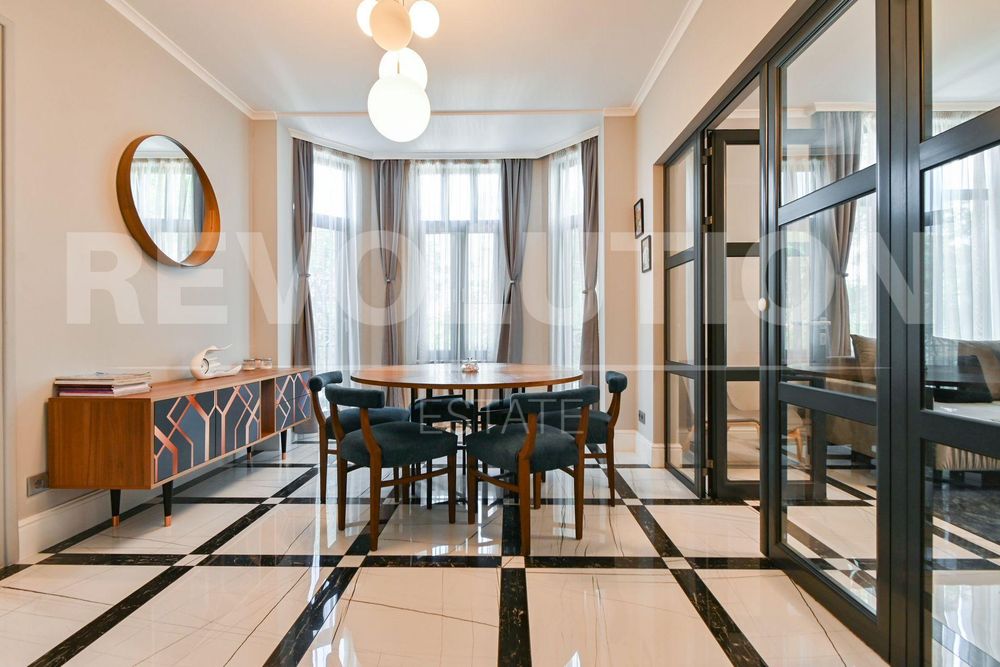 Продава се Тристаен апартамент в София, Център - 123 кв.м за 3171 €/кв.м - Снимка #3