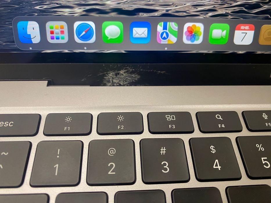 Macbook air почти новый