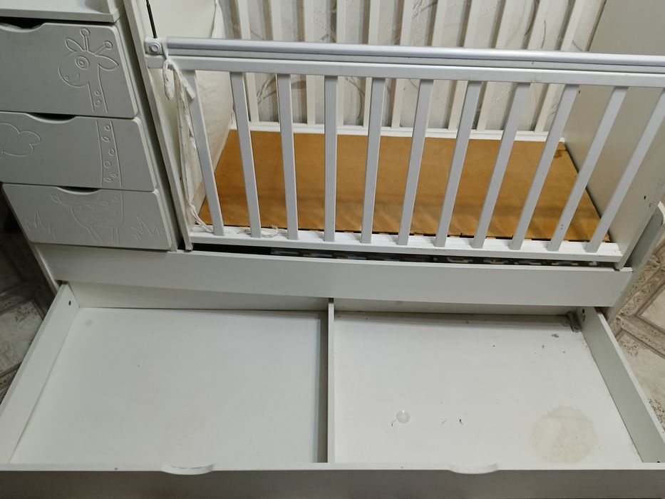 Продаю кроватку детскую.