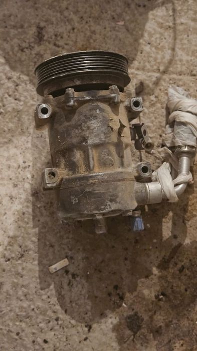 На Сааб 9000 детали двигателя