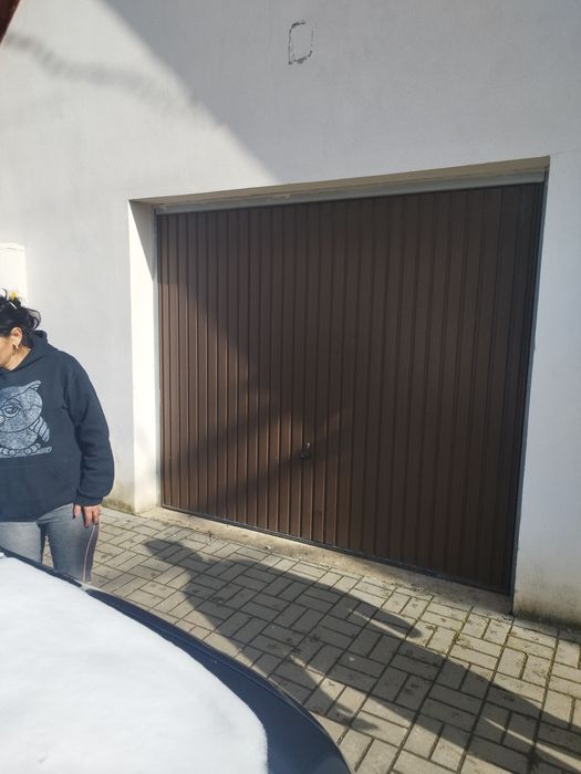 De vanzare usa garaj