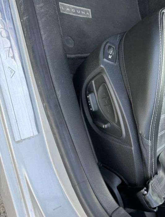 Renault Laguna 3 Facelift | 2012 | 2.0 dCi | 4Control (Direcție Integrală) | Manuală 6+1 | Euro 5