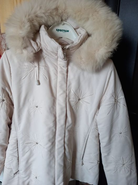 Продам женскую куртку.