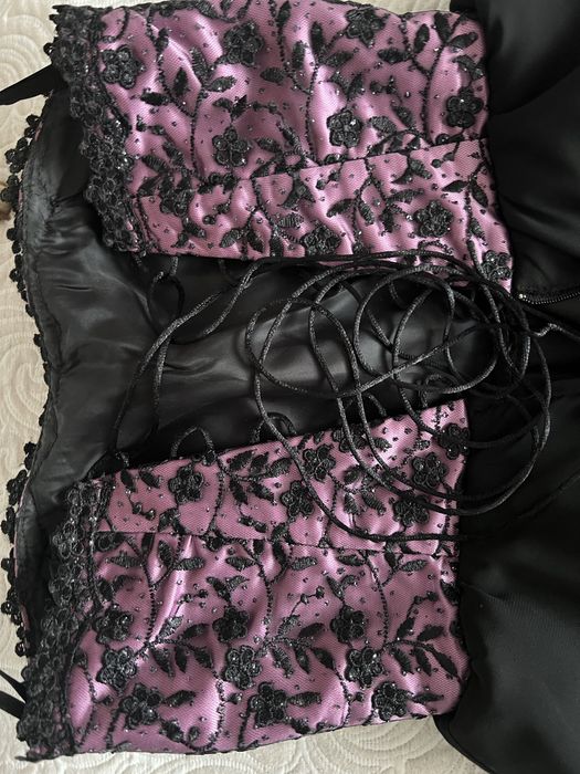 Официална рокля без презрамки