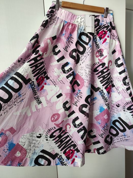 Нови цветни клоширани поли Mohito р-р 40/ 42