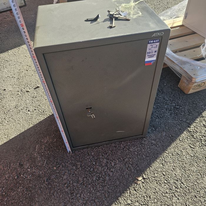 Сейф металлический