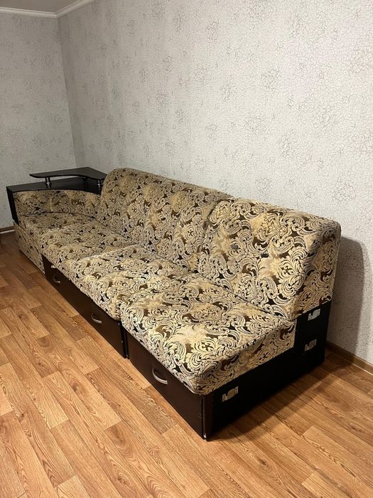 Диван выдвижной.