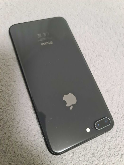 Iphone 8+  de 64 Gb