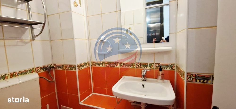 Apartament 3 camere decomandat, Et. 2/4, Lăpuș–Argeș, mobilat, central