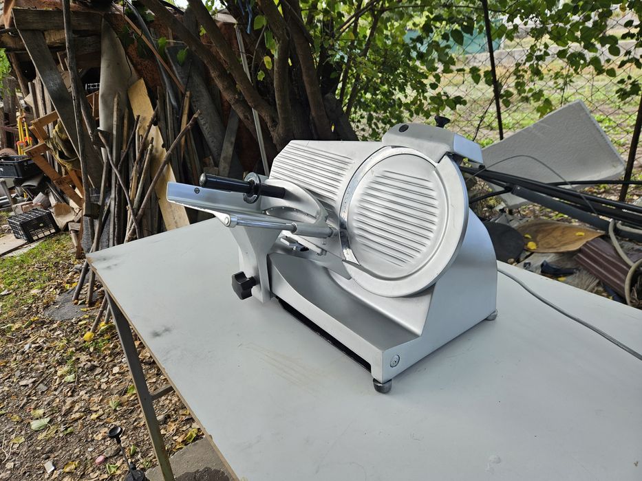 1.Колбасорезачка Професионална от неръждавейка Испания Вт. Употреба