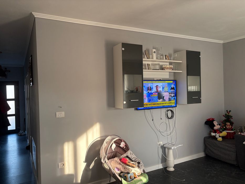 Proprietar vând  jumătate de duplex mobilat și utilat în Sag, zona Mănăstire