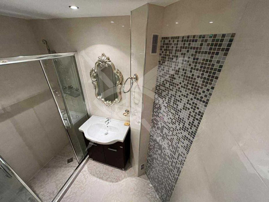 Дава се под наем Тристаен апартамент в София, Лозенец - 125 кв.м за 1246.44 € - Снимка #10