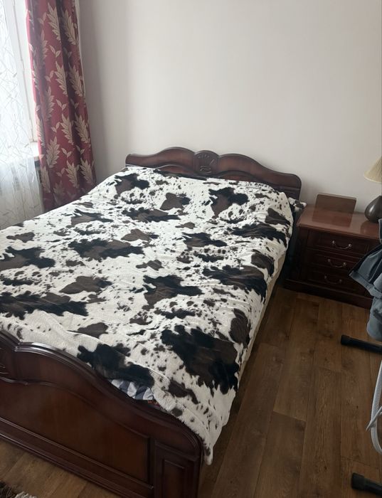 Продаю спальный гарнитур