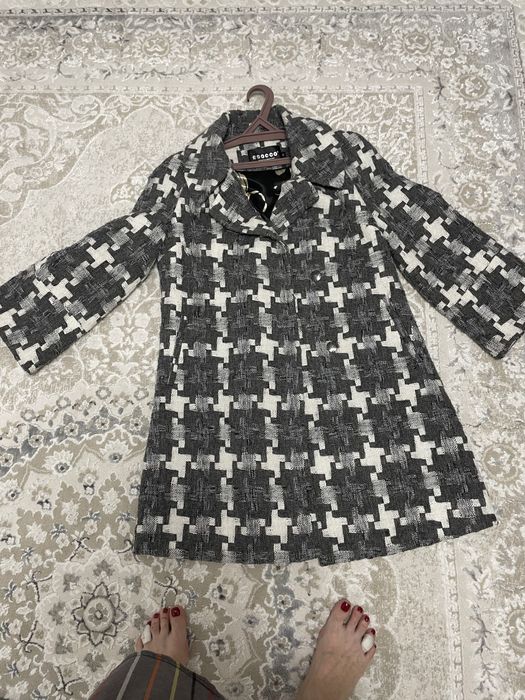 Стильное пальто полутрапеция