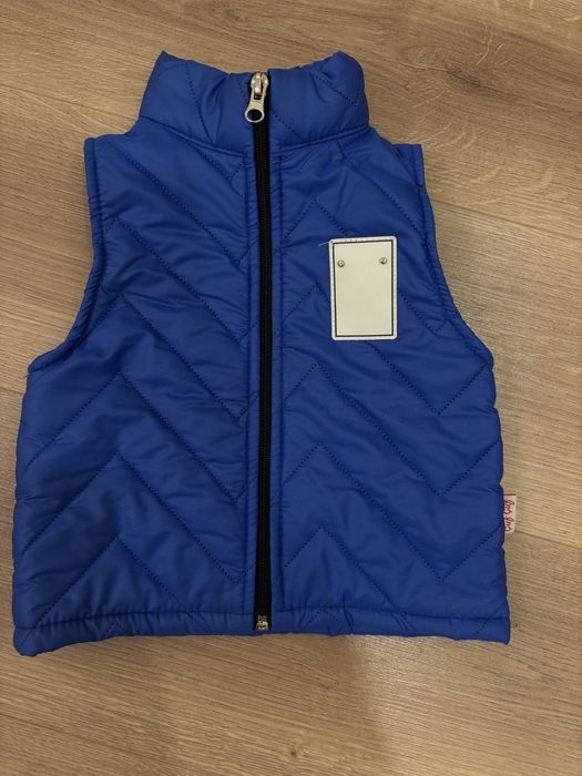 Продам безрукавку для мальчика