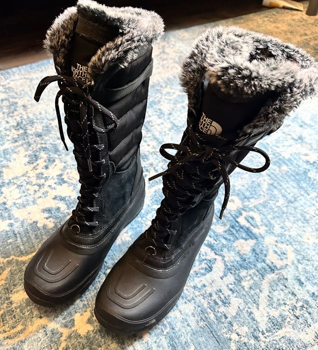 Утеплённые непромокаемые женские сапоги The North Face, 39 размер