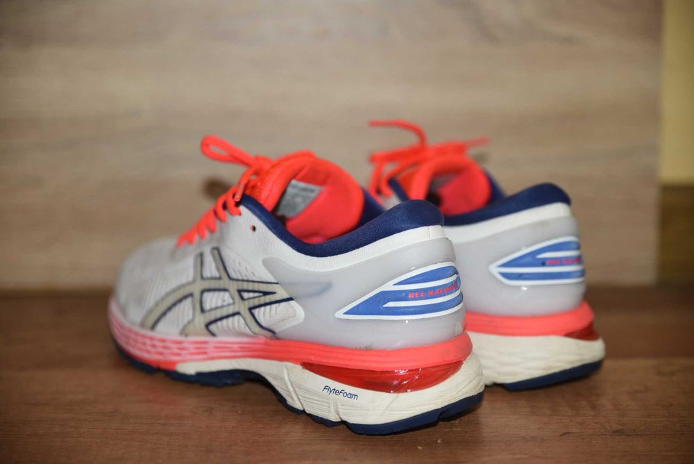 Asics оригинални дамски маратонки, размер 39