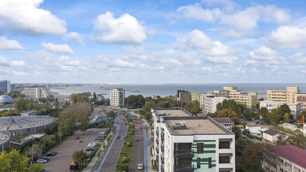 Inchiriez apartament 4 camere, faleza nord, zona Pescarie, intrare in statiunea Mamaia, Bdul Mamaia 294B