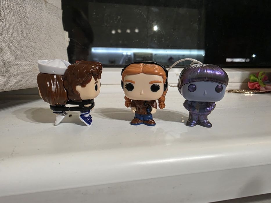 Stranger things kinder joy