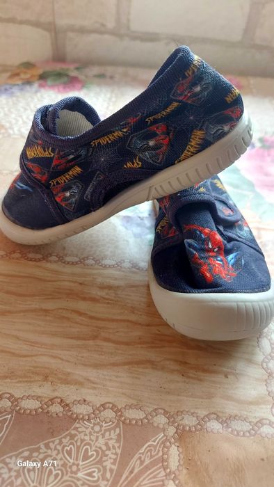 Вътрешни,Маратонки по 20лв