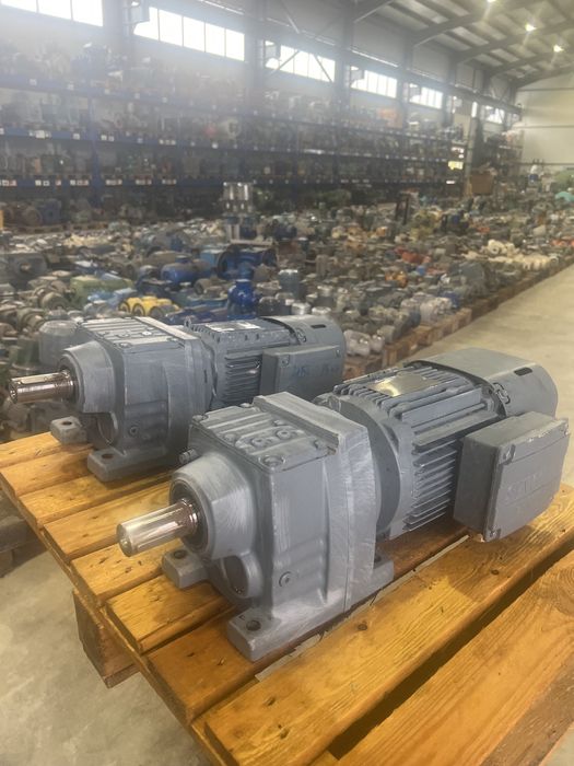 Мотор-редуктор SEW EURODRIVE 0.75 кВ 18 оборота