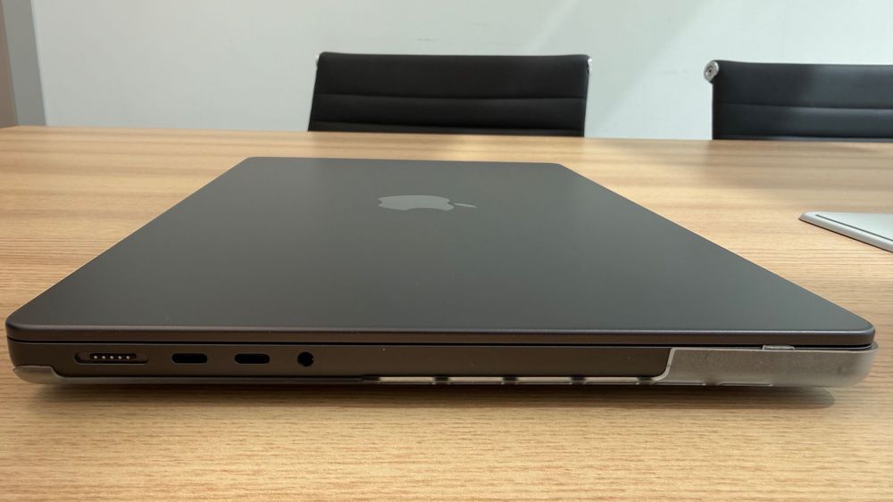 Macbook pro , M4 ,